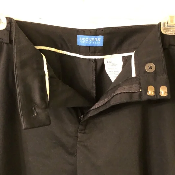 24W DOCKERS CROP PANTS - Picture 3 of 10